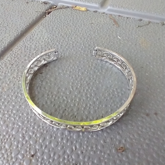 Women's silver tone scroll bracelet. Adjustable. - Picture 3 of 3